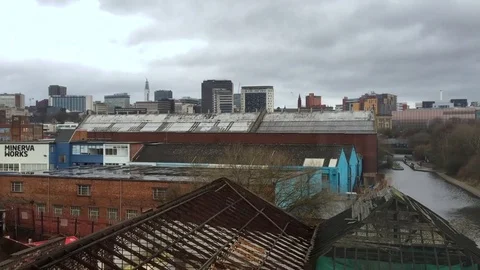 Ominous Clouds gathers over an overcast urban cityscape Stock-Footage 72176746