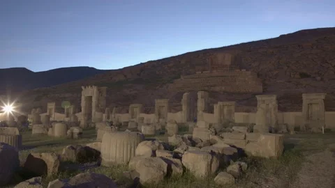 One Hundered coloumn in timelaps Video stock 160877888