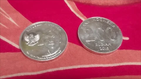 One hundred rupiah note front and back Stock Footage 296303487