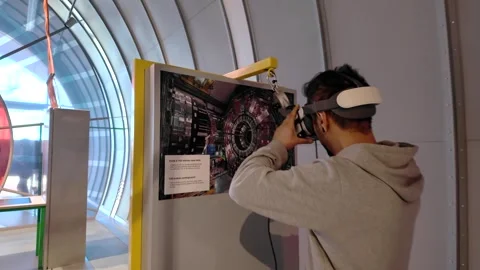 One of the large hadron collider's experimental caverns 100 metres below ground. 動画素材 270222780