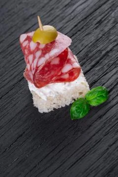 One Salami Canape Foto stock