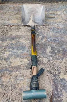 ONE SHOVEL IS ON THE PICK UP CAR Stock Photos