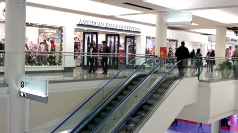 One side of people shopping inside Burnaby shopping mall 스톡 동영상 58147160