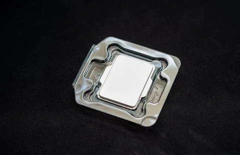 One single generic modern high end CPU brand new processor packaged in a sim Stockfoto's