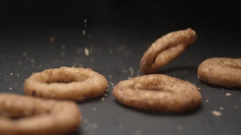 Onion rings close up slow motion studio, tasty fast food Vidéo 144801435