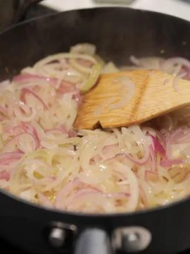 Onions in a pan Stock Photos