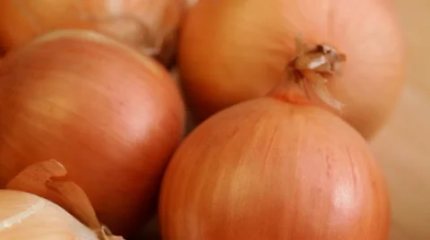 Onions on rotating stand - closeup Stock Footage 50788545