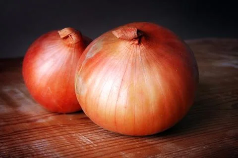 Onions rustic raw Stock Photos