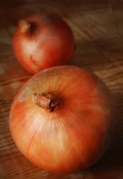 Onions rustic raw Stock Photos
