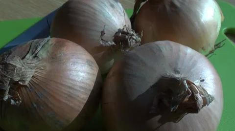 Onions on the table 2 動画素材 36095281