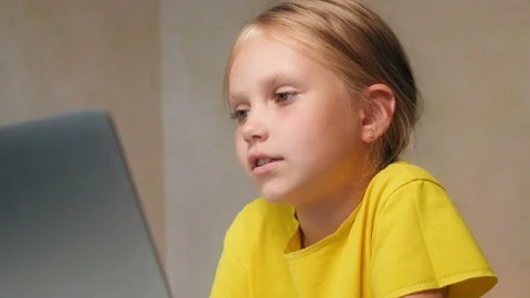 Online communication via laptop Stock Footage 161003760