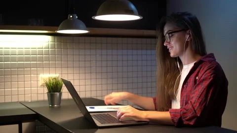 Online courses webinar and e-learning Stock Footage 225054004