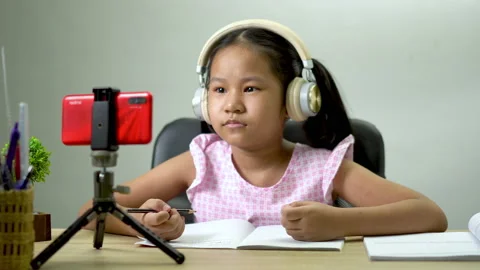 Online learning, distance lesson, education at home. Video stock 162953677