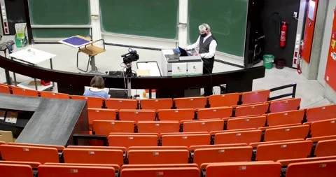 Online lecture Video stock 145746309