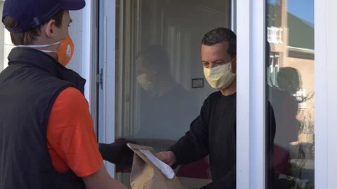 Online meal ordering. Lockdown during Covid-19 Видео 129845693