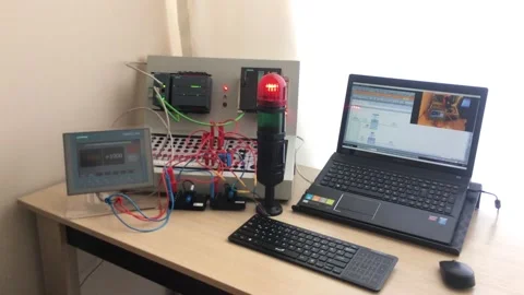 Online PLC and Panel Programming Education Setup. Video stock 132880287