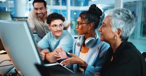 Online, programmer and group with computer, discussion and brainstorming for 스톡 사진