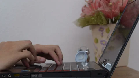 Online shopping Stock Footage 39513659
