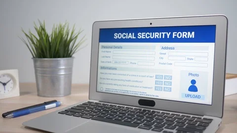 Online Social Security Form Concept on Laptop Computer Screen 스톡 동영상 86865993