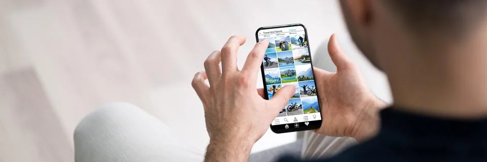Online Social Website On Mobile Phone Stock Photos