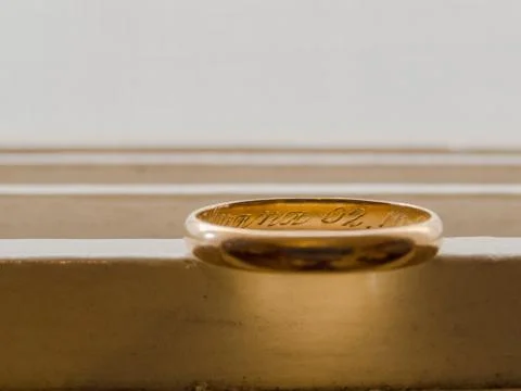 Only an old wedding ring, in gold Stock Photos