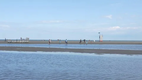 Ontario beach [panning] Stock Footage 82733621