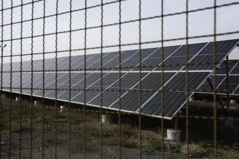 In the open air install environmentally friendly solar panels in the open air Foto stock
