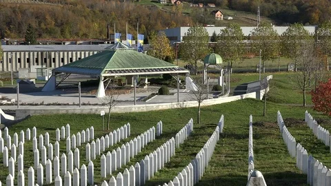 Open air mosque and graveyard for victims of the Srebrenica genocide 動画素材 85404588