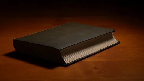 Open and close the book Stock Footage 92961359