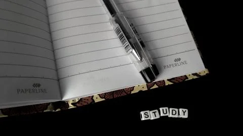 Open the book and ready to learn Stock-Fotos
