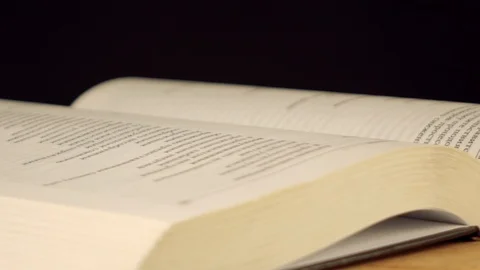 Open book rotates 360 degrees close up Video stock 119285819