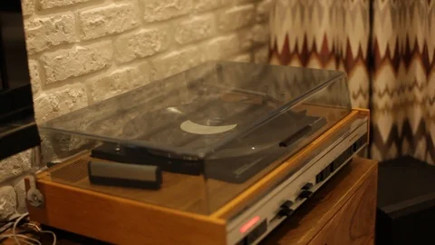 Open box turn off clean Stock Footage 90627796