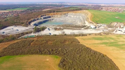 Open cast mine. Stockbeeldmateriaal 74189117