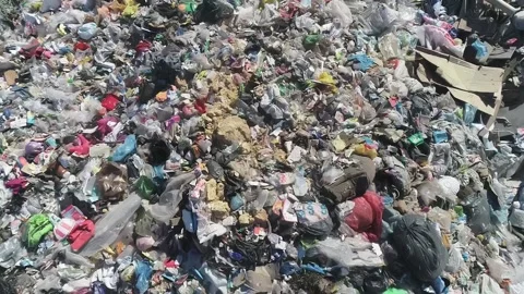Open city garbage dump, general plan, top view, camera movement. Birds fly, 動画素材 150018467
