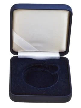 Open empty black velvet case Stockfoto's