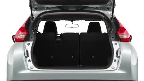 Open empty car trunk close up Oxford White 2018 Mitsubishi Eclipse Cross LE Vídeo Stock 160008691