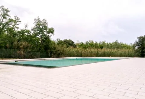 Open Empty Pool 스톡 사진