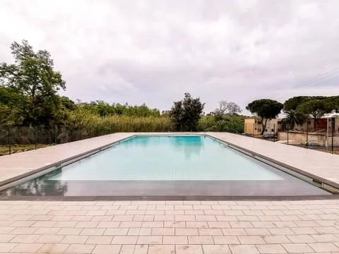 Open Empty Pool Stockfoto's