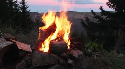 Open fire in camp outdoors Vídeo Stock 58236825