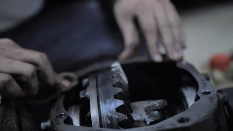 Open gearbox reduction before welding. The metal part of the car. Machine oil 库存影片 127444503