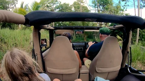 Open jeep in the jungle Stock-Footage 112787077