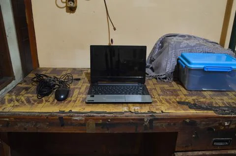 Open Laptop Computer With External Mouse On Wooden Workspace Stock Photos