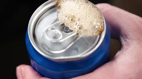 Open the lid of the cola Stock Footage 257698314