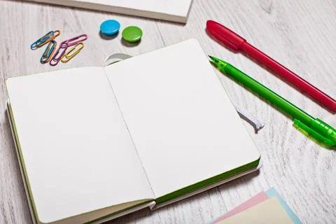 Open notepad with blank pages mockup Stock Photos