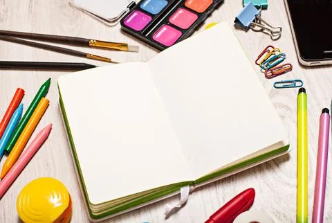 Open notepad with blank pages mockup Stock Photos