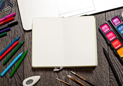 Open notepad with blank pages mockup Stock Photos