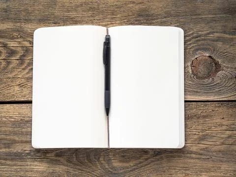 Open notepad with a clean white page Foto stock