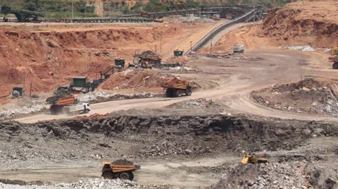 Open pit lignite mine Vídeo Stock 25052770