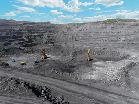 Open pit mine, breed sorting, mining coal, extractive industry anthracite, Coal Fotos Stock