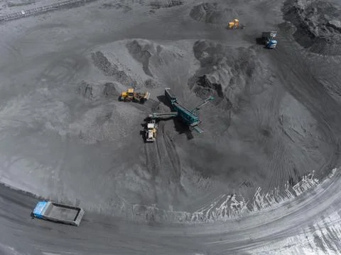 Open pit mine, breed sorting, mining coal, extractive industry anthracite, Coal Stock Photos